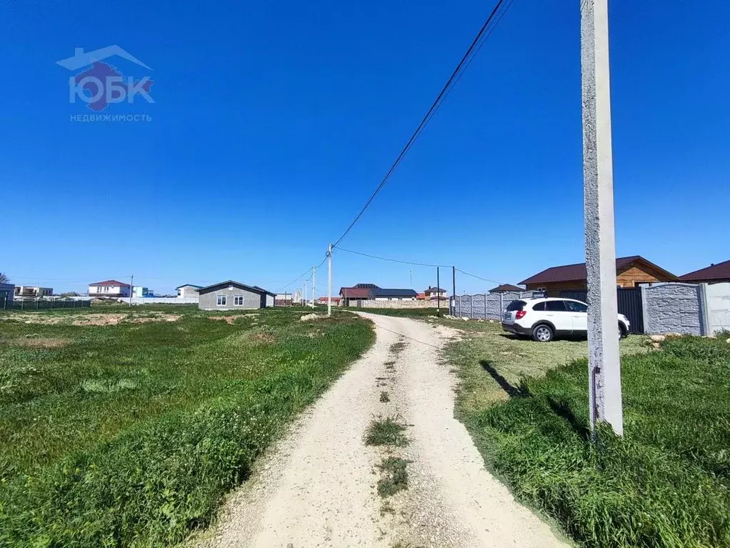 Участок в Крым, Сакский район, с. Молочное ул. Черноморская (8.4 сот.) - Фото 0