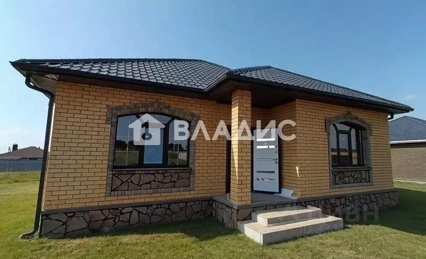 Дом в Белгородская область, Строитель Яковлевский городской округ, ул. ... - Фото 1
