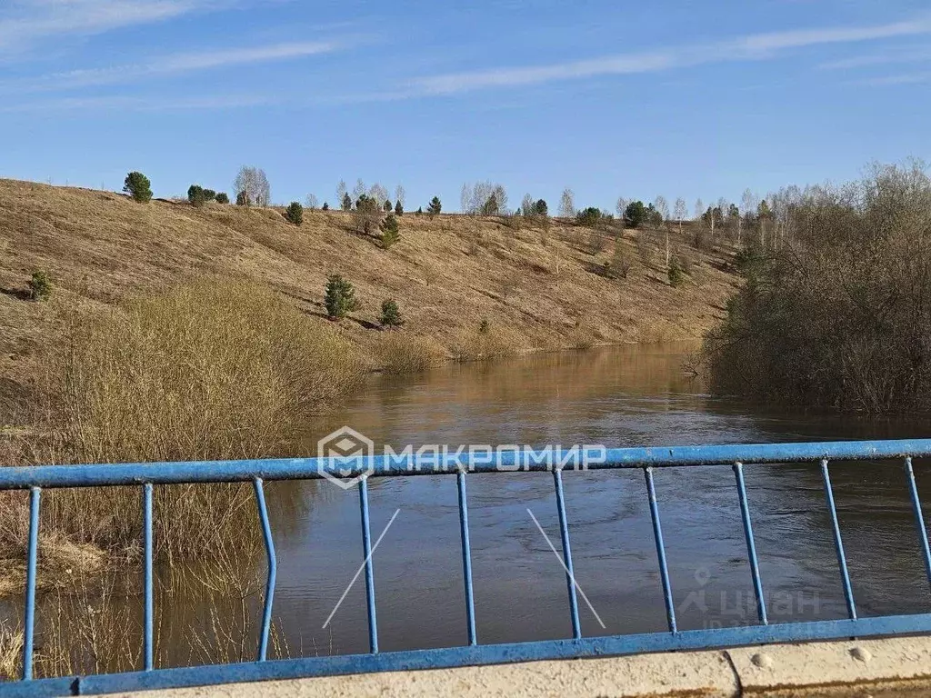 Участок в Пермский край, Кунгурский муниципальный округ, д. Комарово ... - Фото 0