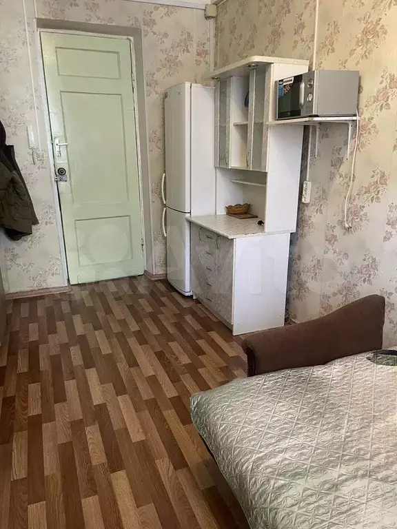 Комната 15 м в 9-к., 2/5 эт. - Фото 1