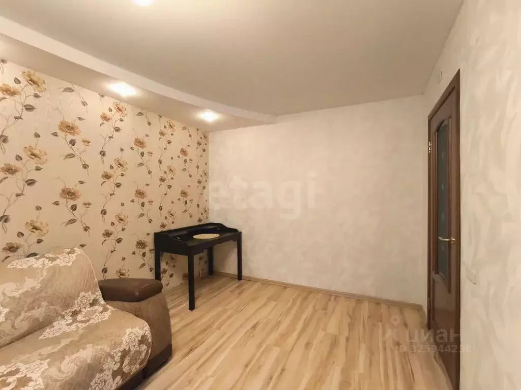 3-к кв. Челябинская область, Челябинск ул. Дзержинского, 8 (62.5 м) - Фото 2