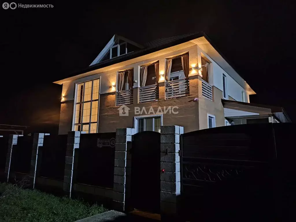 Дом в село Новое Барятино, Луговая улица, 43 (211.2 м) - Фото 1