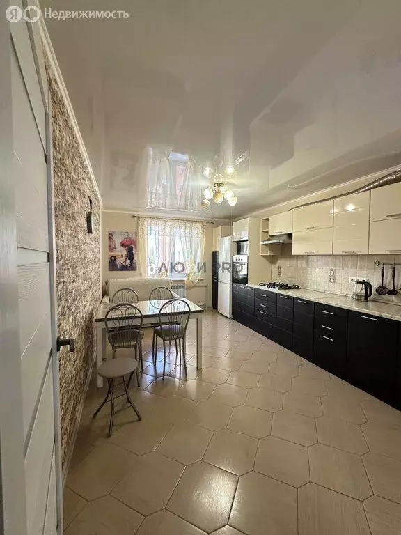 2-комнатная квартира: Энгельс, Харьковская улица, 2 (70.3 м) - Фото 1