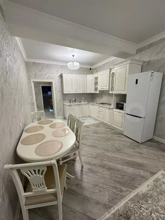 3-к. квартира, 95 м, 10/12 эт. - Фото 0