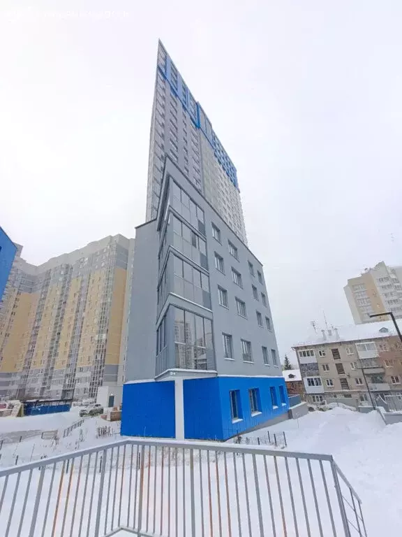 2-комнатная квартира: Екатеринбург, Широкий переулок, 6 (54.9 м) - Фото 1