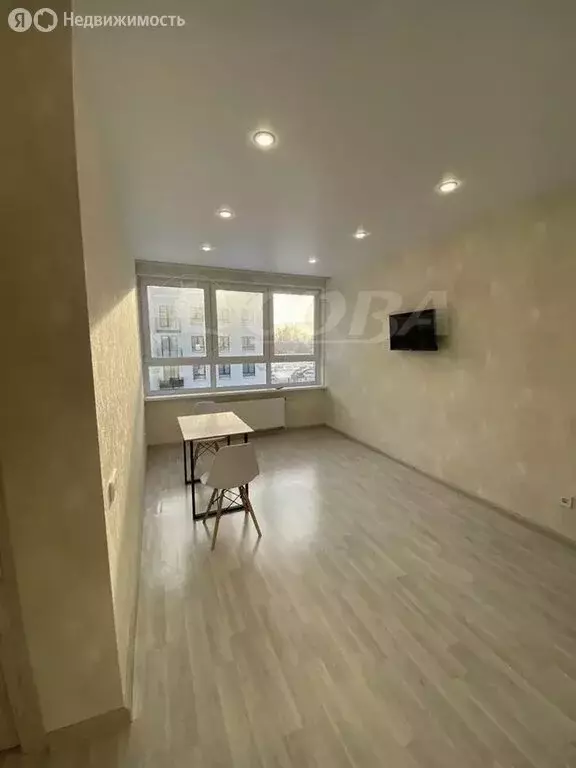 2-комнатная квартира: Тюмень, улица Александра Звягина, 12 (40.9 м) - Фото 2