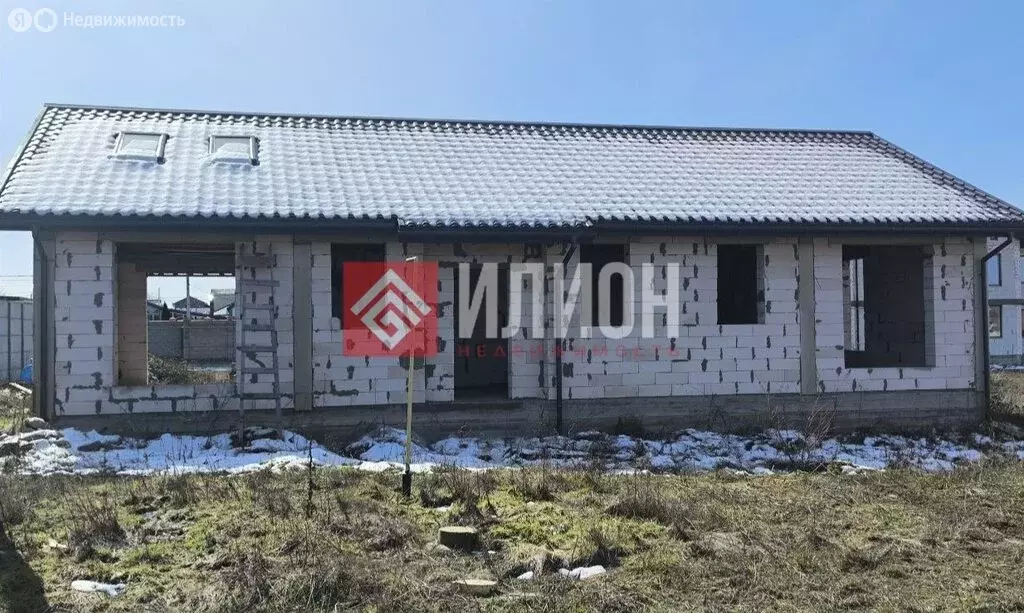 Дом в Трудовское сельское поселение, посёлок Айкаван, улица Магдесяна, ... - Фото 1