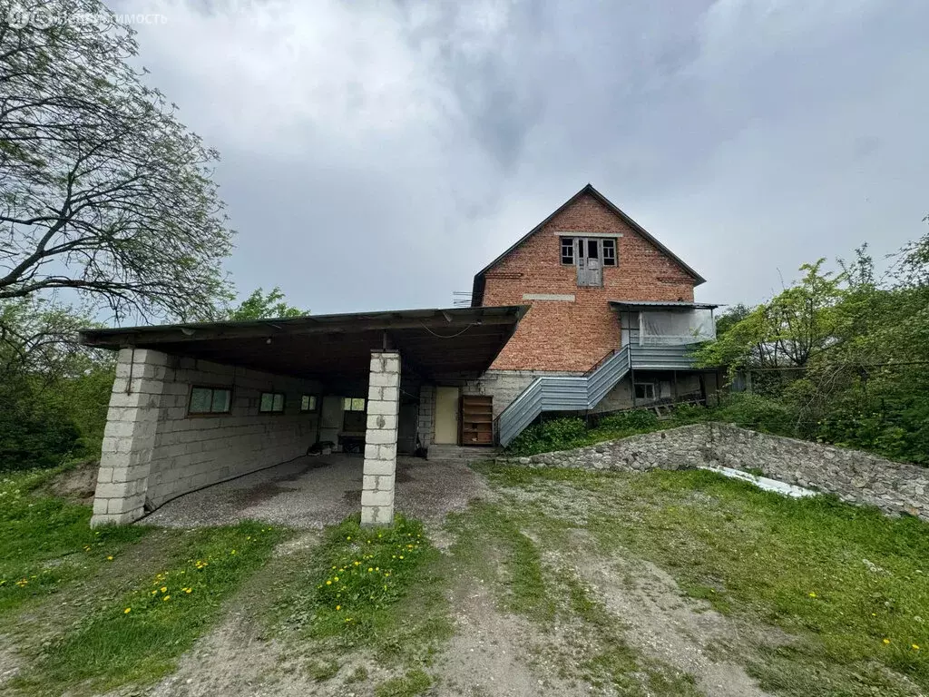 Дом в село Белая Речка, улица Братьев Бачиевых, 8 (100 м) - Фото 1