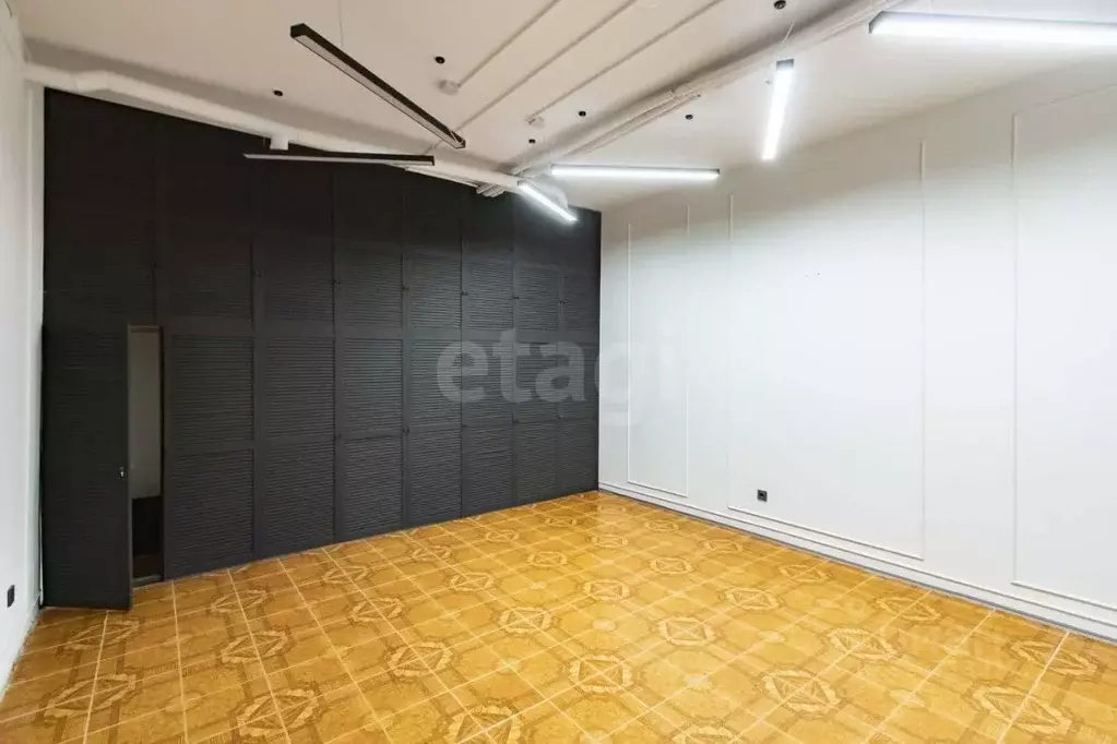 Помещение свободного назначения в Тюменская область, Тюмень ул. ... - Фото 1