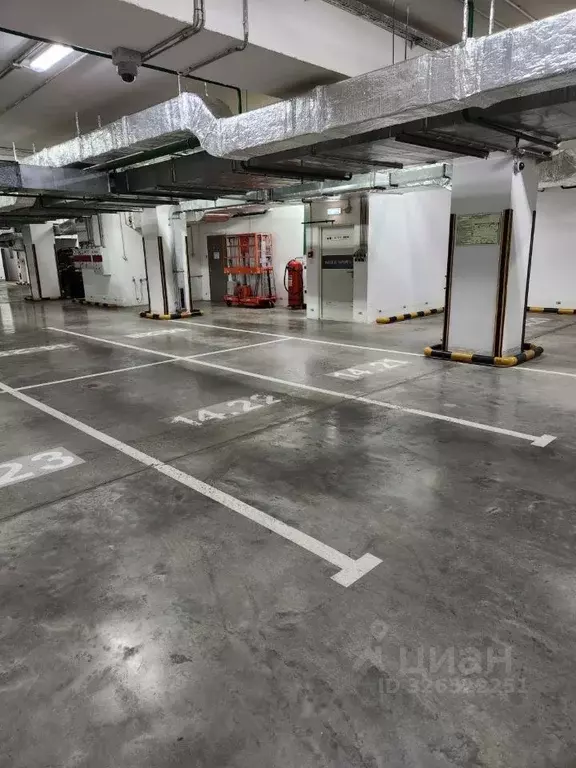 Гараж в Москва наб. Пресненская, 12 (13 м) - Фото 1