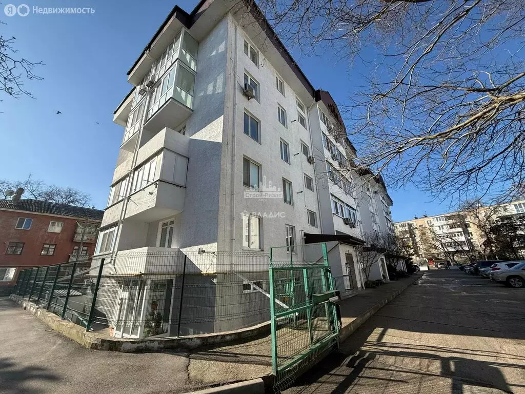 3-комнатная квартира: Керчь, 1-й Портовый переулок, 6А (74.1 м) - Фото 1