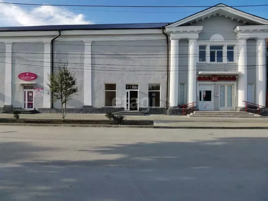 Торговая площадь в Крым, Белогорск ул. Луначарского (75 м) - Фото 1