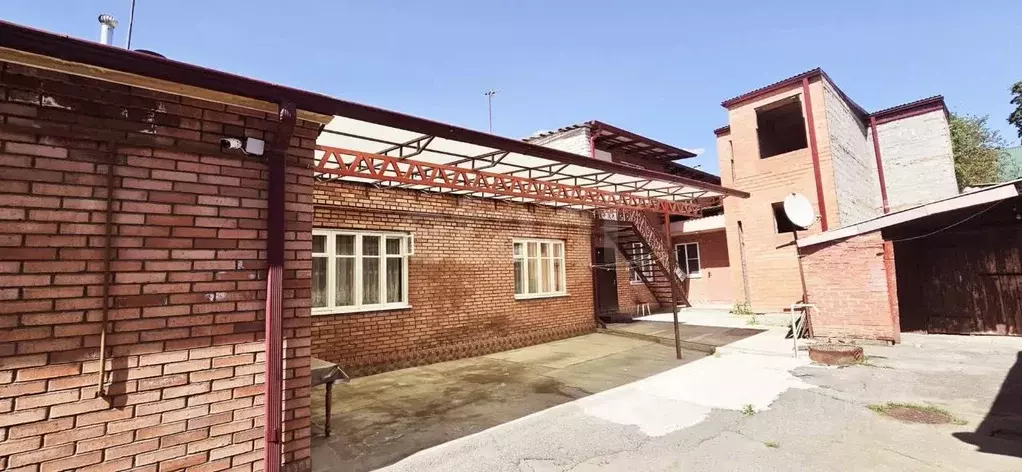 5-к кв. Северная Осетия, Владикавказ ул. Августовских Событий, 20 ... - Фото 1