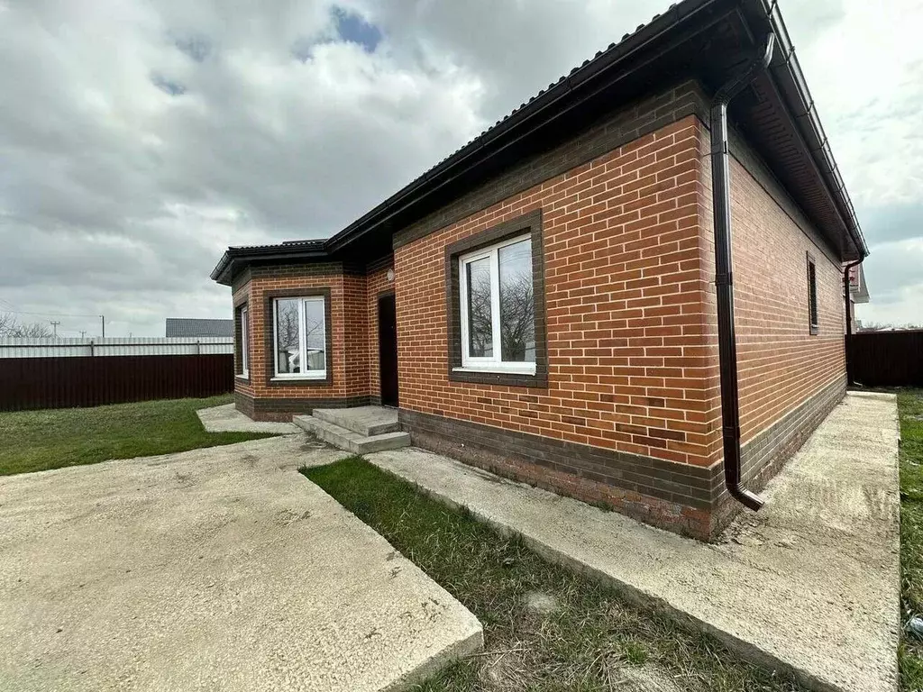 Дом в Краснодарский край, Динской район, Новотитаровская ст-ца ул. ... - Фото 2