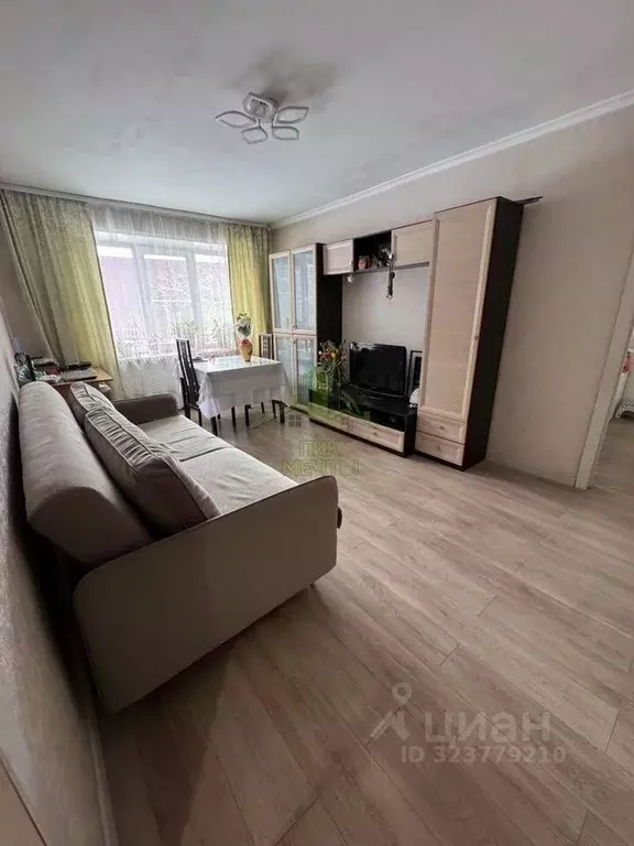 3-к кв. Бурятия, Улан-Удэ Пристанская ул., 10 (56.8 м) - Фото 1