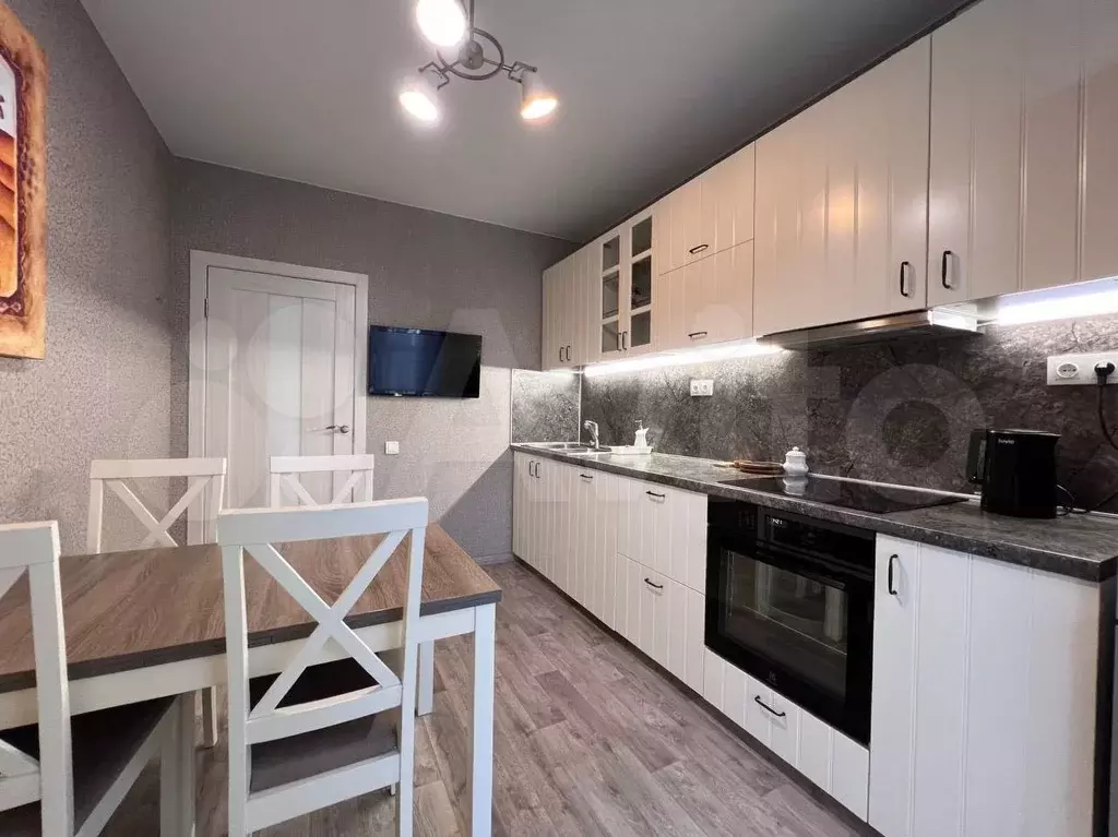 2-к. квартира, 54 м, 4/10 эт. - Фото 0