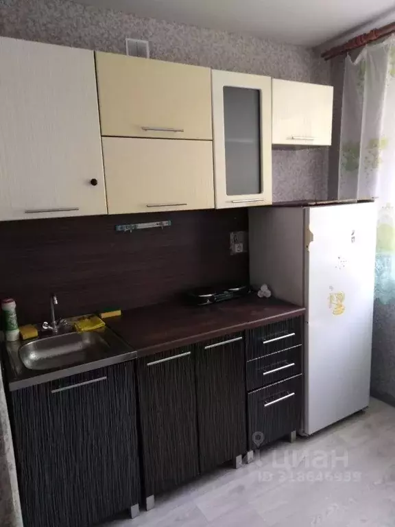 1-к кв. Кемеровская область, Киселевск ул. Унжакова, 10 (30.0 м) - Фото 0