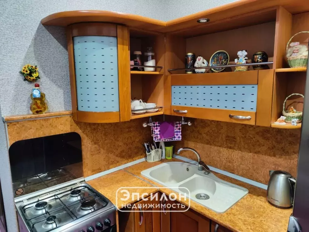 2-к кв. Курская область, Курск Ендовищенская ул., 8 (66.4 м) - Фото 0