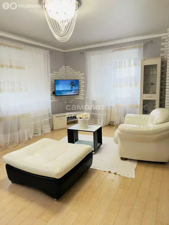Дом в Апрелевка, улица Дзержинского, 10 (300 м) - Фото 1