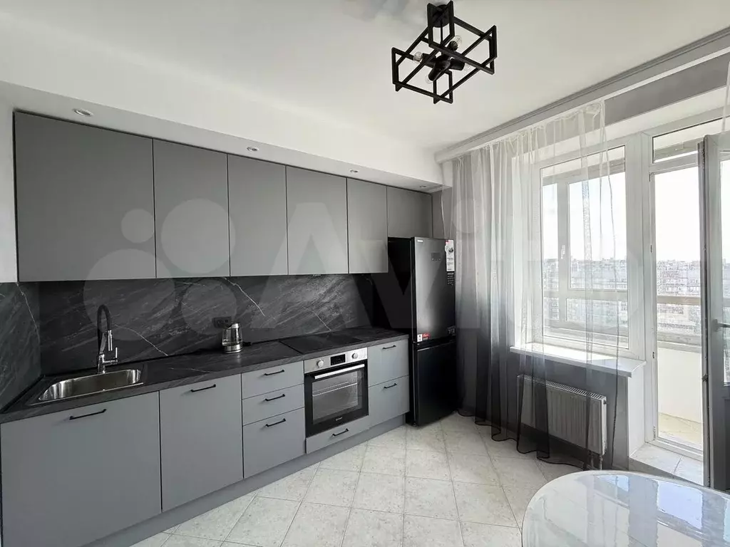 1-к. квартира, 50 м, 10/15 эт. - Фото 1