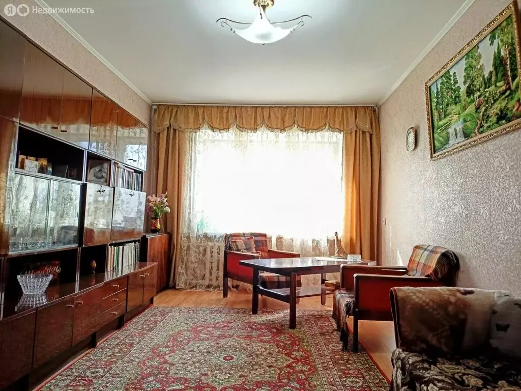 3-комнатная квартира: Курск, улица Ухтомского, 2 (61.6 м) - Фото 1
