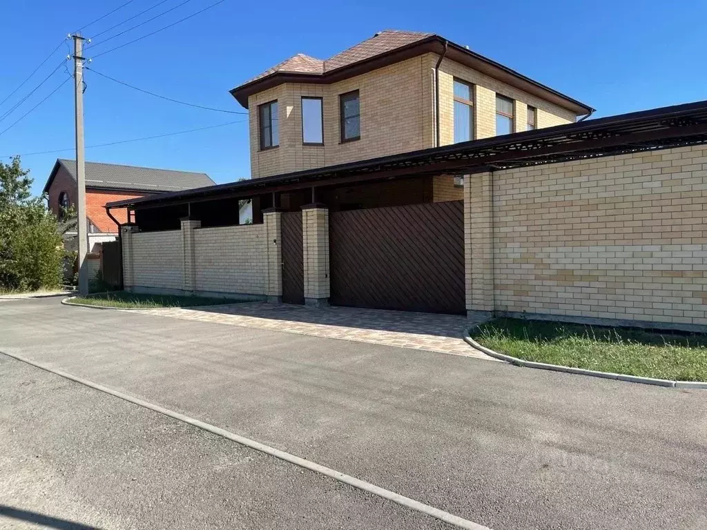 Дом в Ставропольский край, Ставрополь ул. Серова, 615 (170 м) - Фото 1