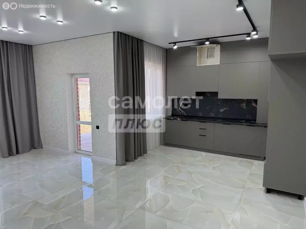 Дом в Михайловск, улица Владимира Ацуты, 215 (100 м) - Фото 1