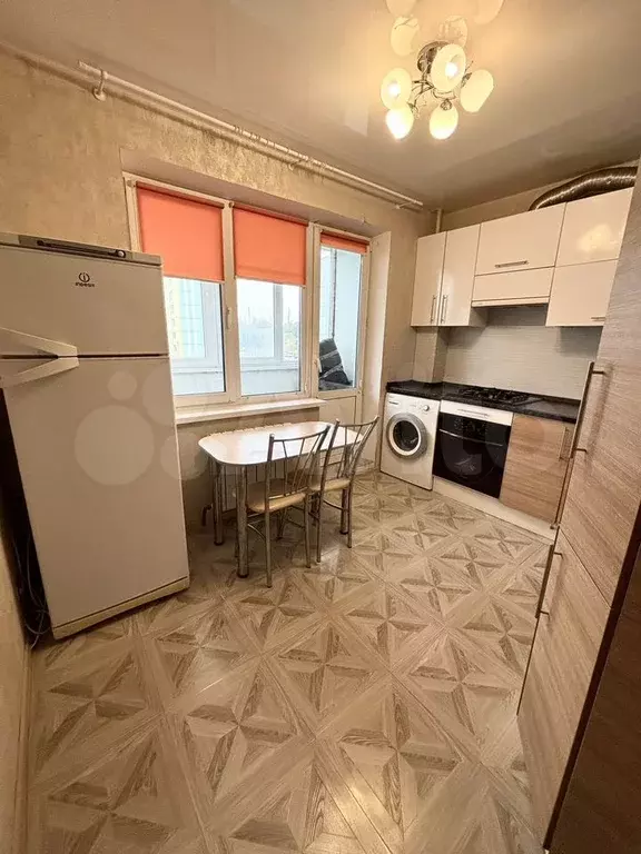 1-к. квартира, 40 м, 4/10 эт. - Фото 1