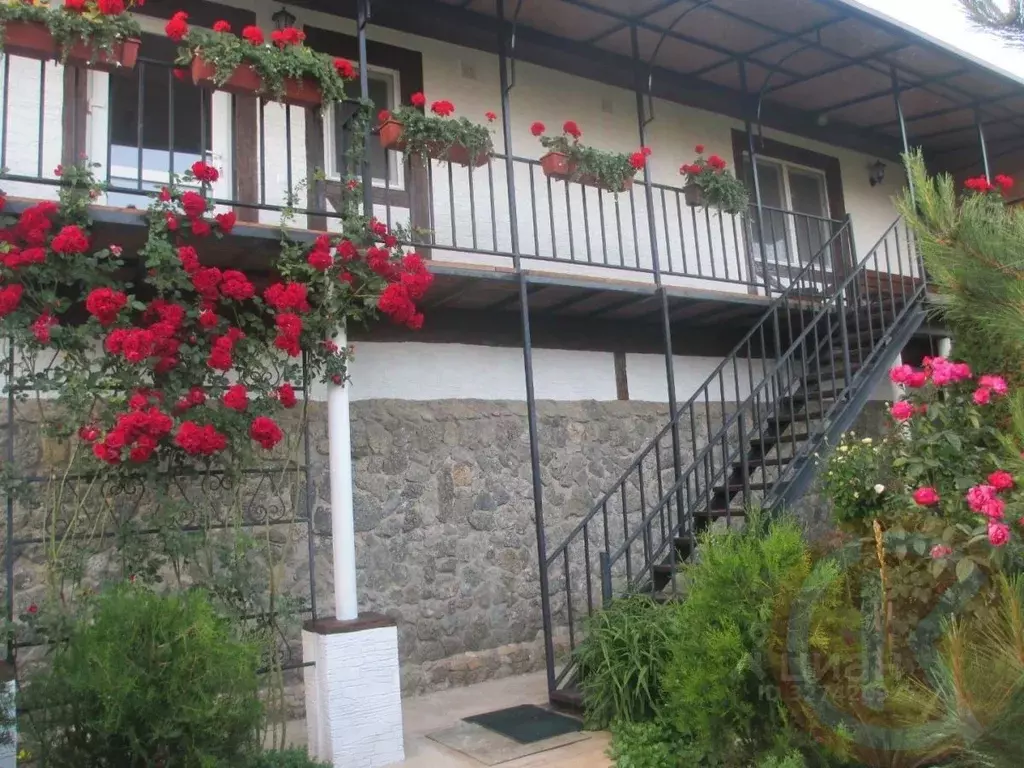 Дом в Крым, Сакский район, с. Уютное проезд Прибрежный, 11А (450 м) - Фото 1