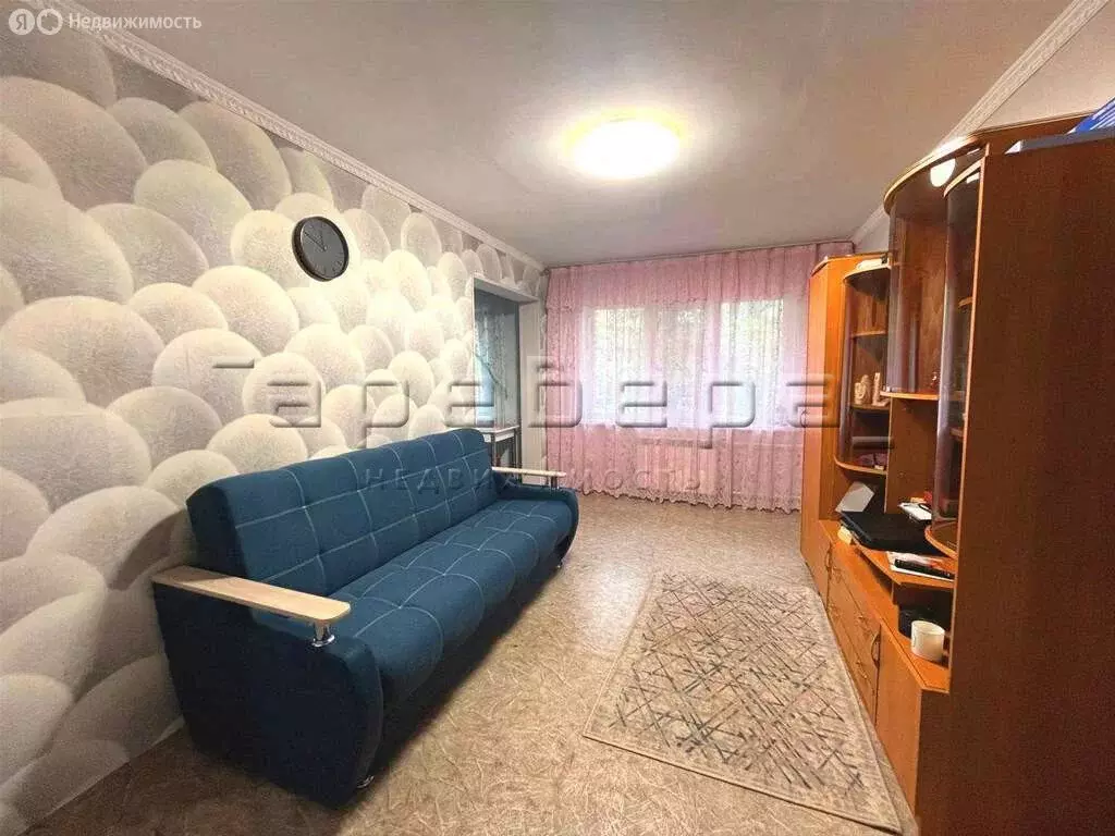 3-комнатная квартира: Красноярск, улица Анатолия Гладкова, 11 (50 м) - Фото 1