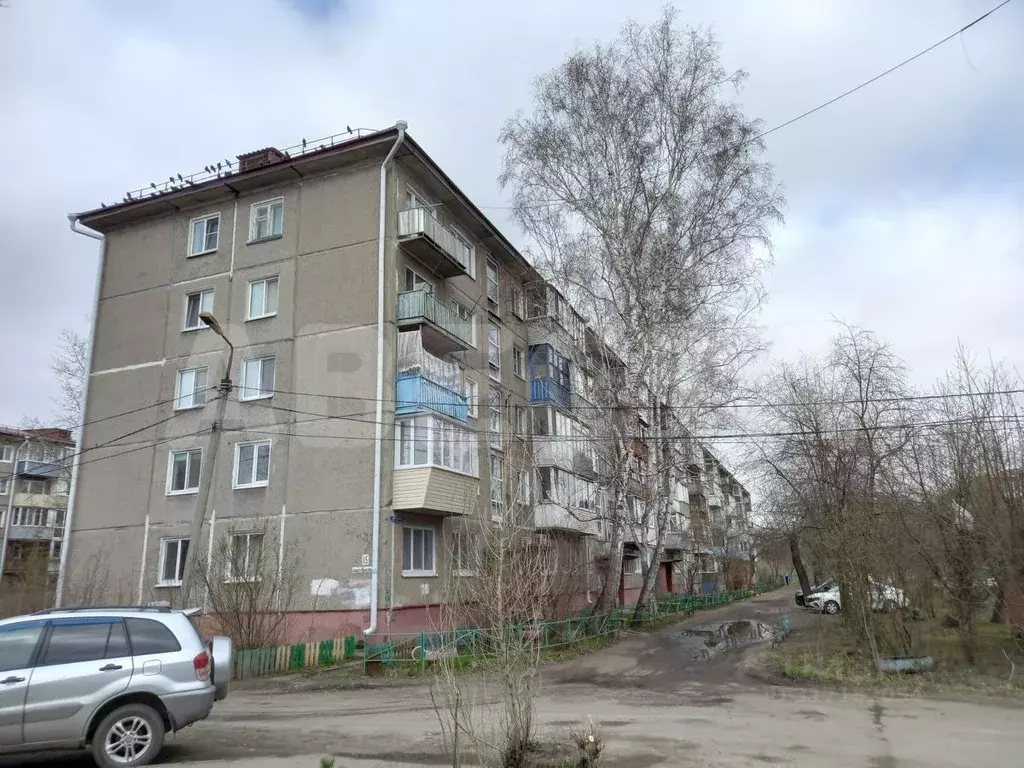 2-к кв. Омская область, Омск ул. 50 лет ВЛКСМ, 15 (43.9 м) - Фото 0