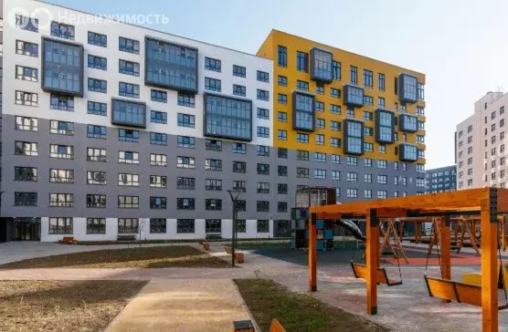 3-комнатная квартира: микрорайон Рощино, улица Александра Федоровича, ... - Фото 1