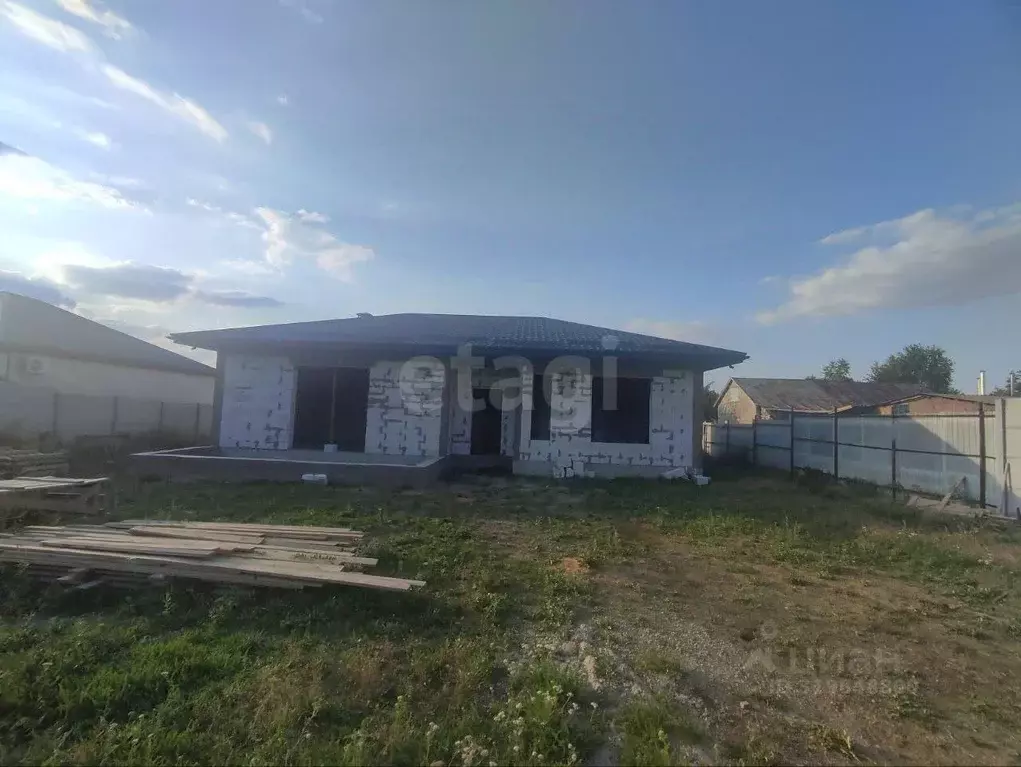 Дом в Крым, Симферопольский район, с. Трудовое ул. Молодежная (130 м) - Фото 0