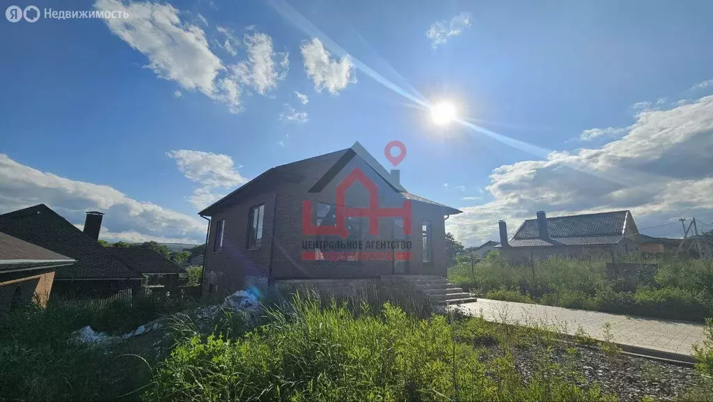 Дом в Ессентуки, улица Средняя Аллея, 24 (170 м) - Фото 1