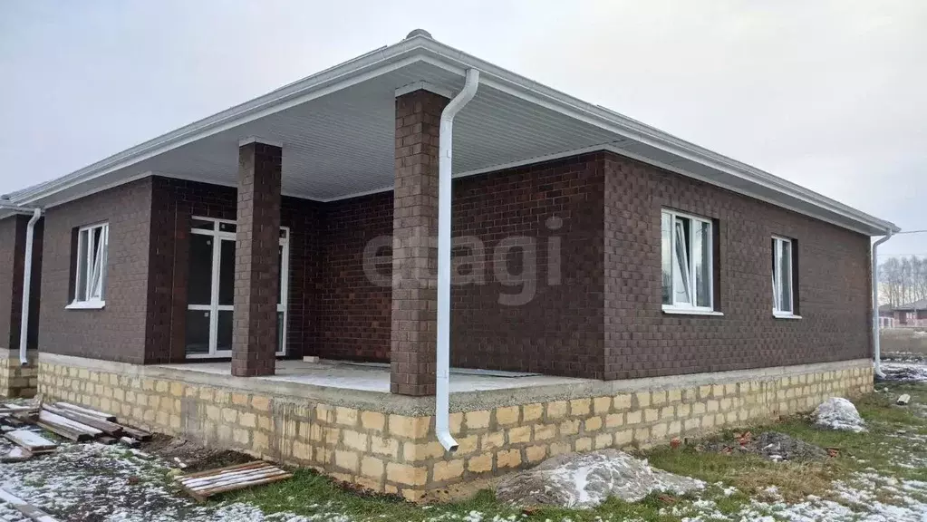 Дом в Ставропольский край, Михайловск Шпаковский район, ул. Андрея ... - Фото 0