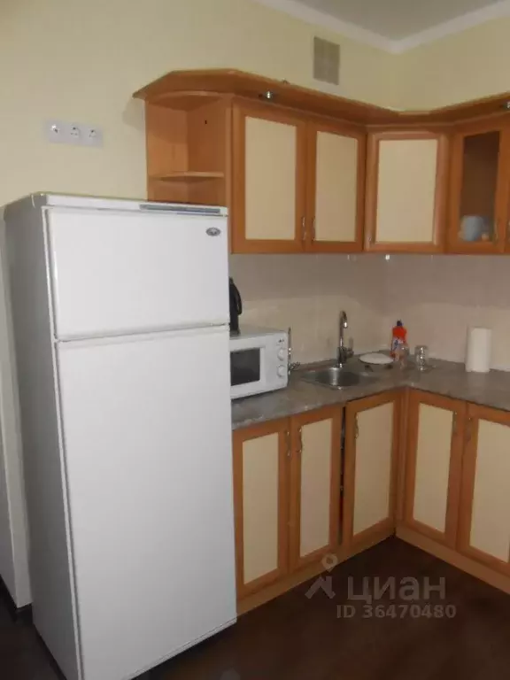 2-к кв. Астраханская область, Астрахань ул. Менжинского, 3 (75.0 м) - Фото 0