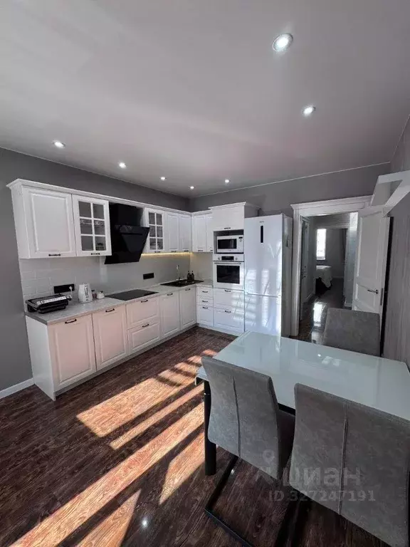 2-к кв. Алтайский край, Барнаул ул. Антона Петрова, 221Г/3 (68.0 м) - Фото 2