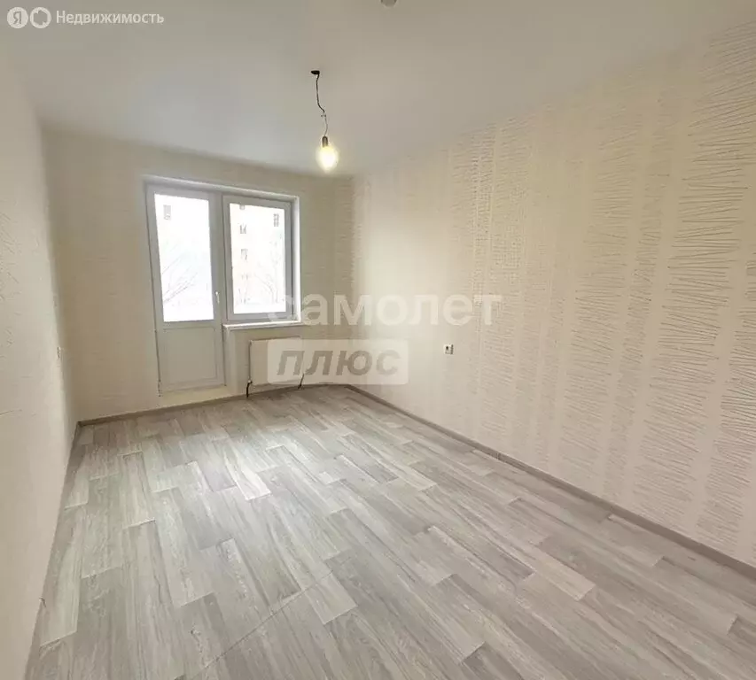 2-комнатная квартира: Смоленск, проезд Дзержинского, 3 (58 м) - Фото 1