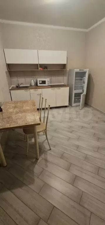2-к. квартира, 58 м, 1/3 эт. - Фото 0
