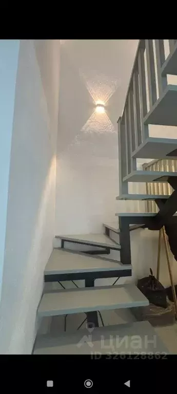 Дом в Челябинская область, Магнитогорск пос. Старая Магнитка, ул. ... - Фото 1