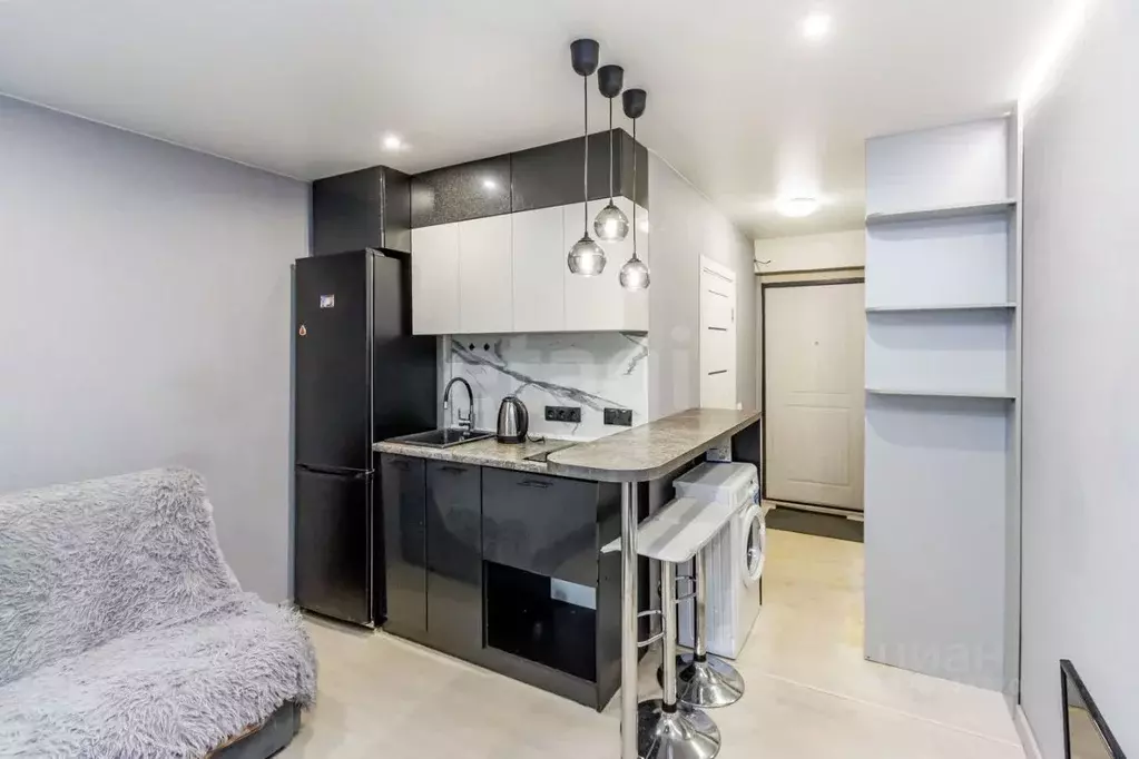 Студия Тюменская область, Тюмень Интернациональная ул., 199 (18.0 м) - Фото 1