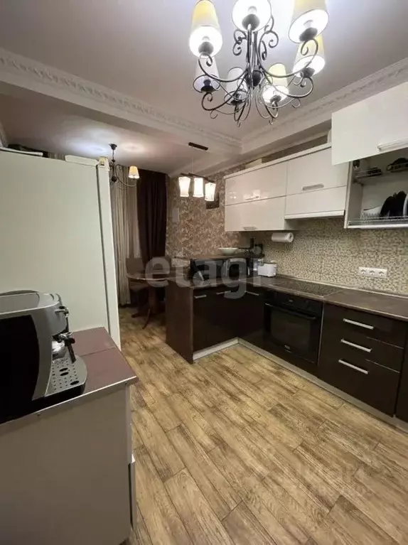 3-к кв. Калининградская область, Калининград Флотская ул., 4 (80.7 м) - Фото 1