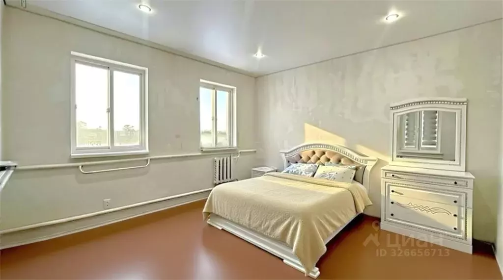 Дом в Краснодарский край, Курганинск пл. Имени Клары Лучко (82 м) - Фото 1