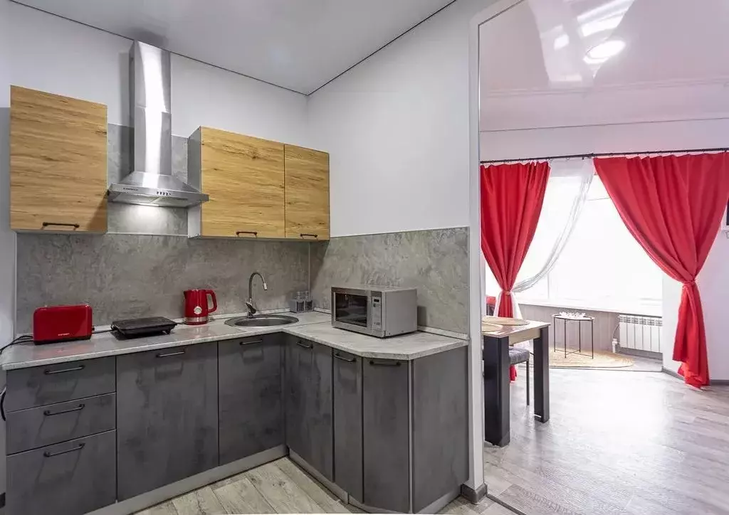 2-к кв. Приморский край, Владивосток ул. Черкавского, 5А (80.0 м) - Фото 1