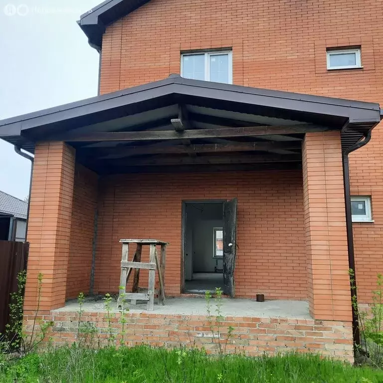 Дом в посёлок Красный Сад, улица Есенина (210 м) - Фото 1