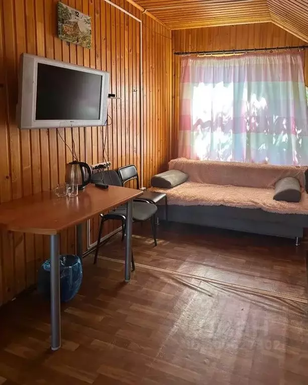 Комната Бурятия, Баргузинский район, с. Максимиха Школьная ул., 5А - Фото 0