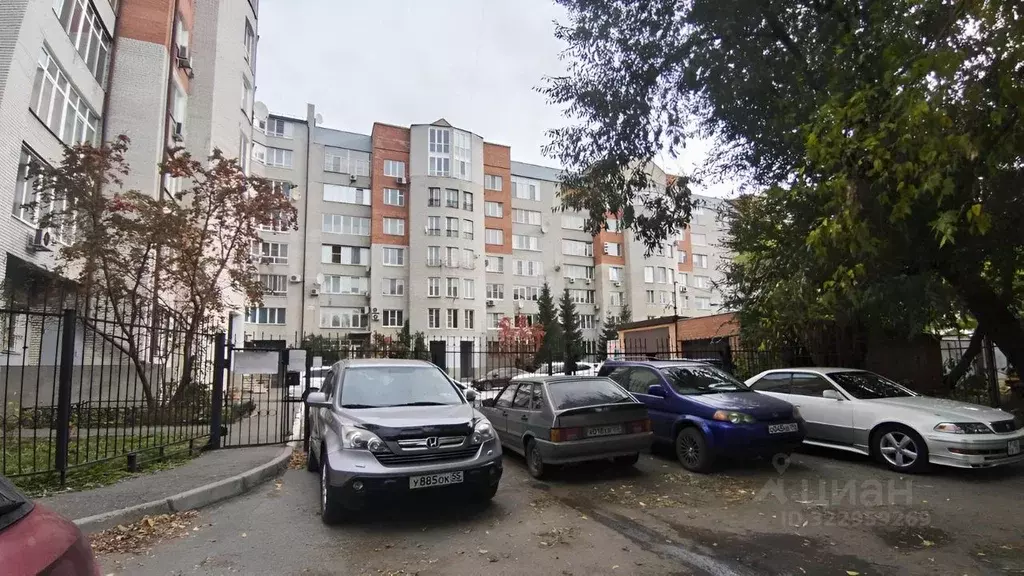 2-к кв. Омская область, Омск ул. Маршала Жукова, 76 (68.0 м) - Фото 2