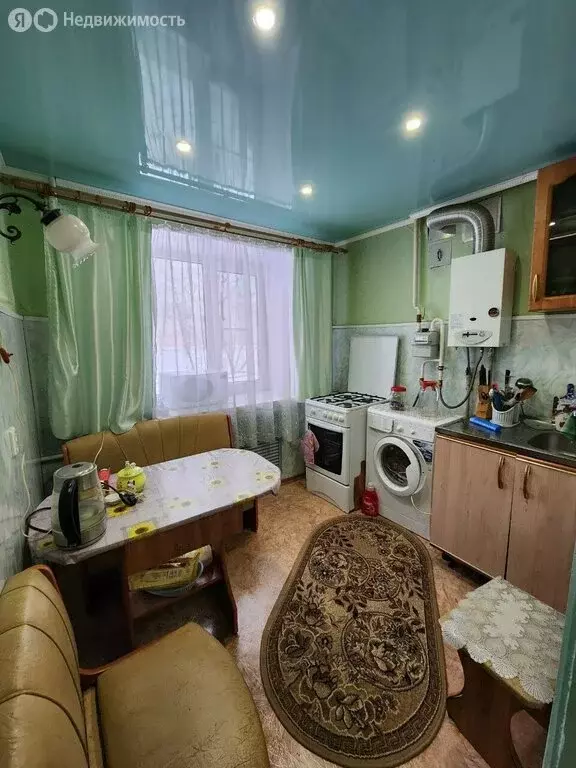 3-комнатная квартира: Бор, улица Чугунова, 4 (43.9 м) - Фото 0