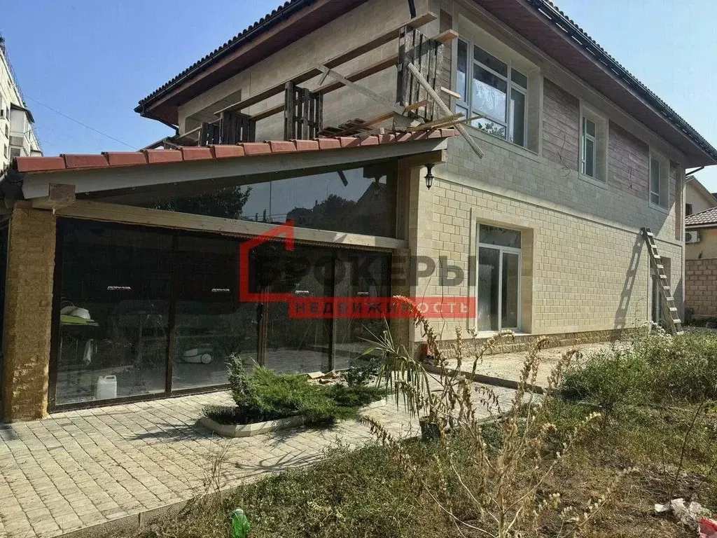 Дом в Севастополь ул. Генерала Лебедя, 2 (248 м) - Фото 1