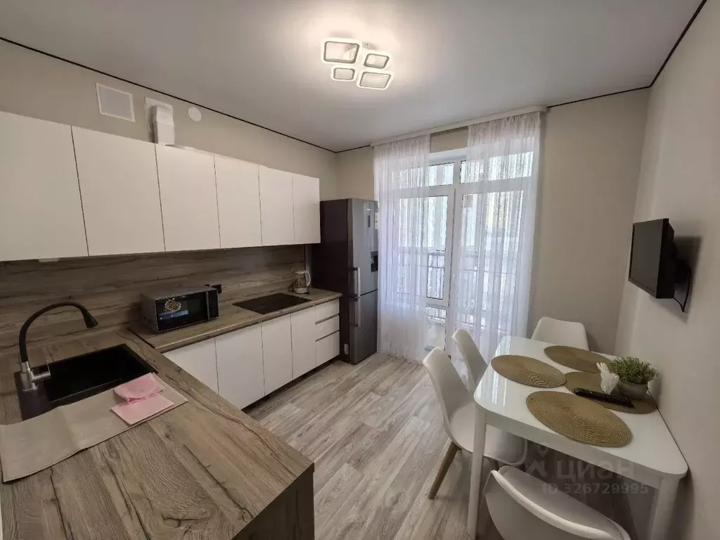 2-к кв. Татарстан, Альметьевск ул. Гафиатуллина, 48 (70.0 м) - Фото 1